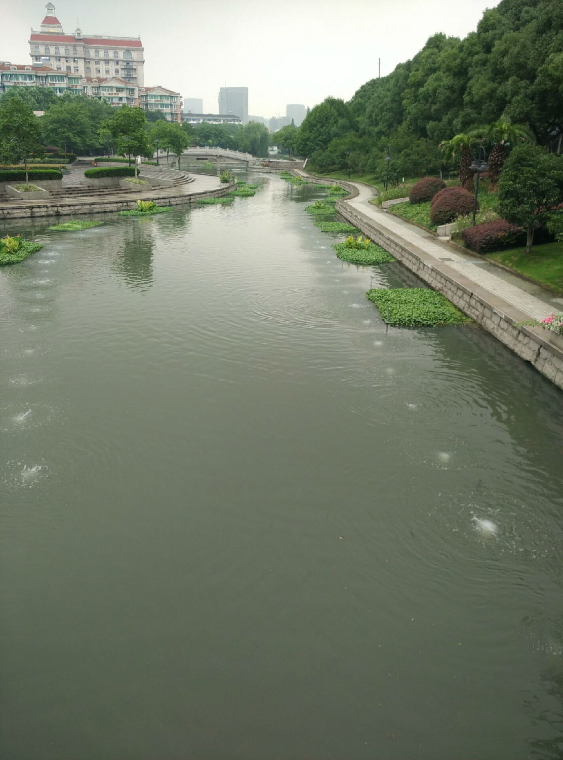 龍鐵沉水風(fēng)機(jī)應(yīng)用案例